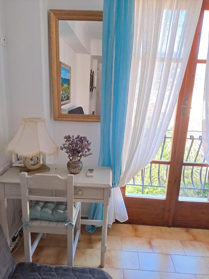 Betty'S Apartments Poros Town ภายนอก รูปภาพ