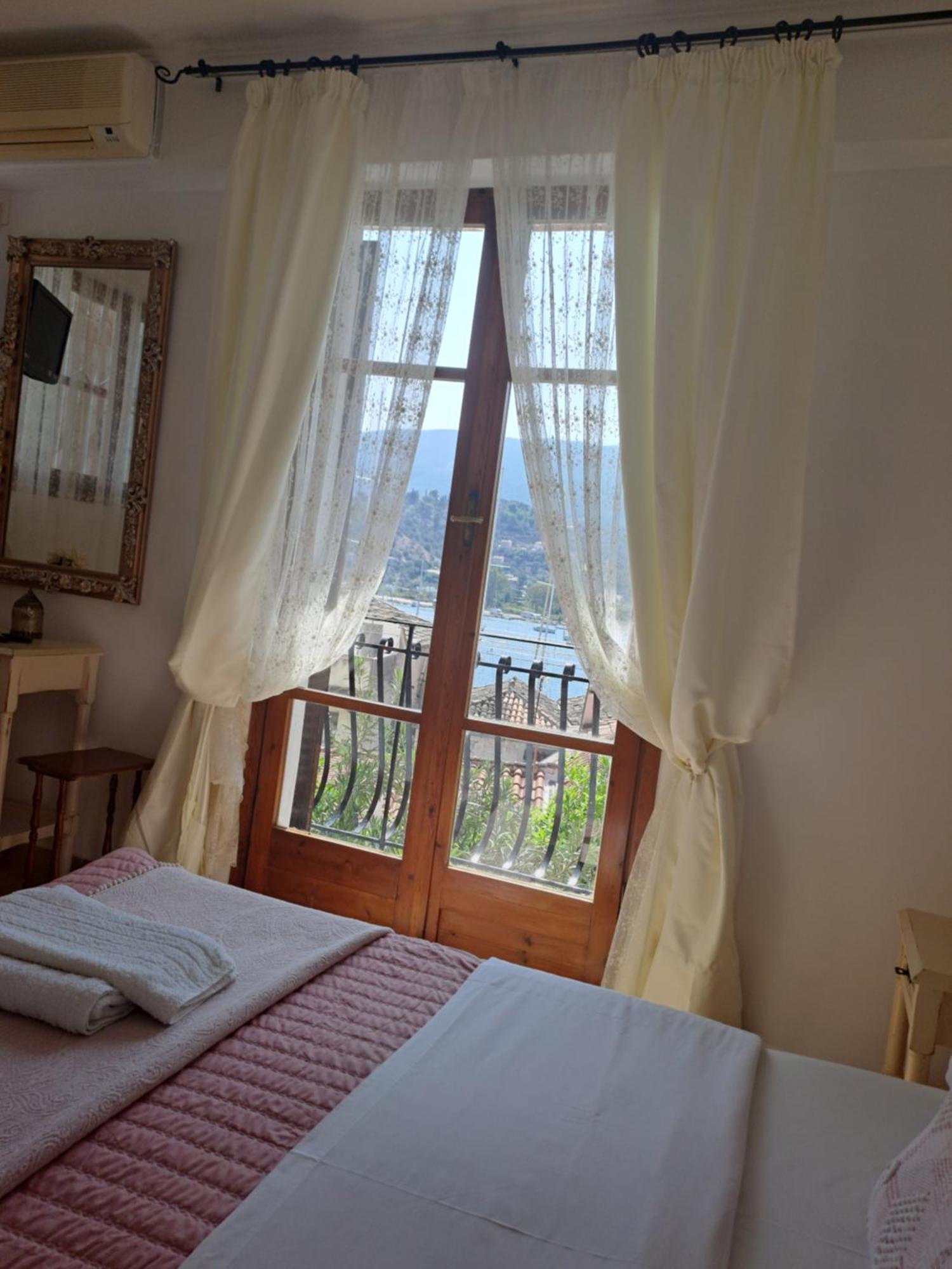 Betty'S Apartments Poros Town ภายนอก รูปภาพ