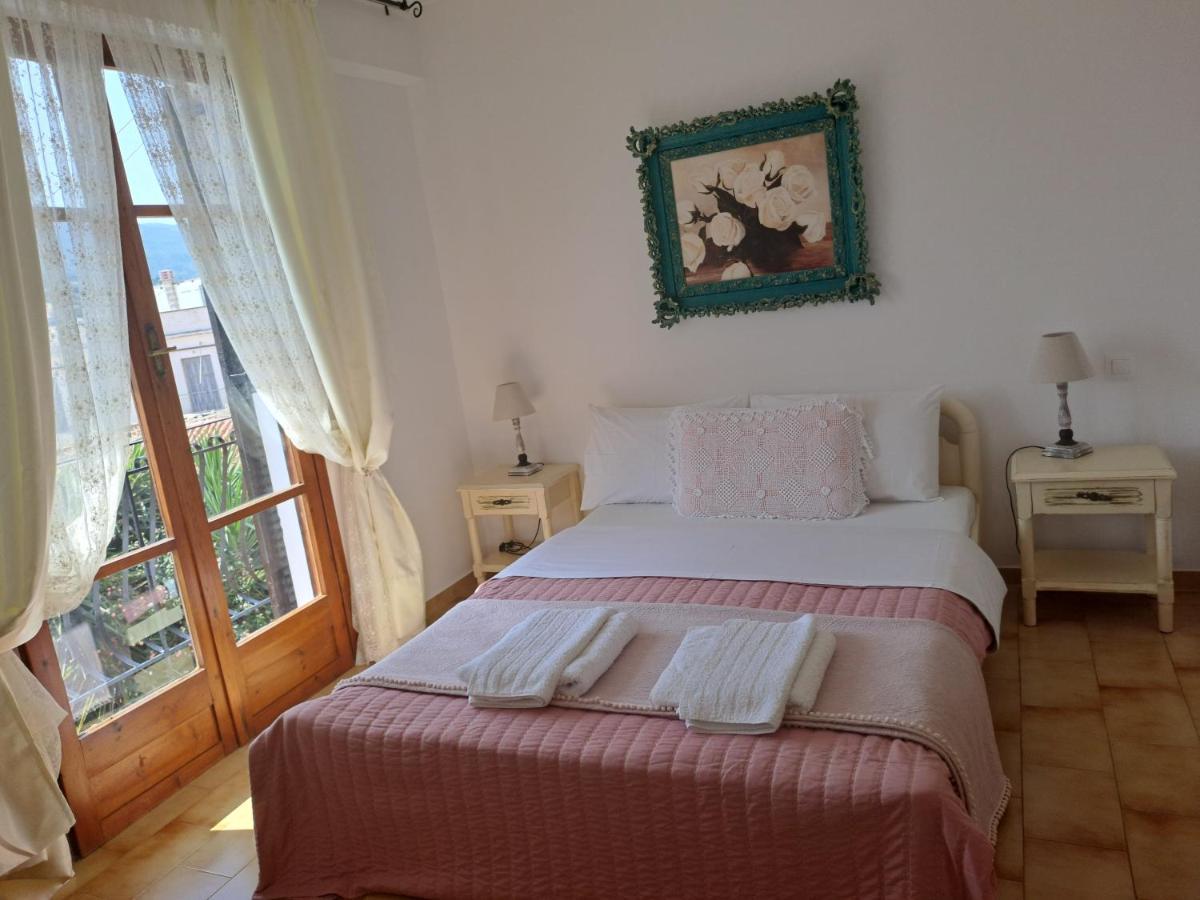 Betty'S Apartments Poros Town ภายนอก รูปภาพ